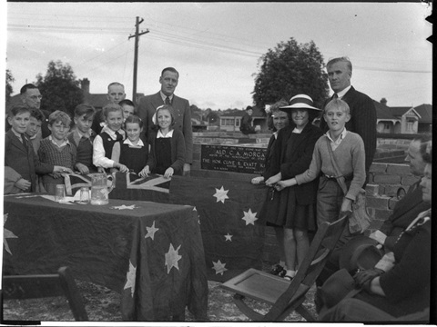 Housing-Commission-plaque-unveiling-1950-Flemington.-Courtesy-State-Archives-FL3817120-1024x769.jpg