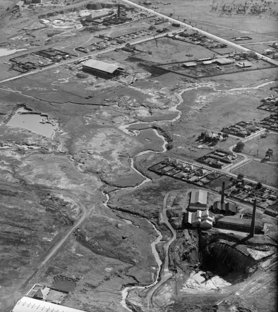 SLNSW_FL8804767-1-cropped-Milton-Kent-photo-of-Enfield-1923-912x1024.jpg