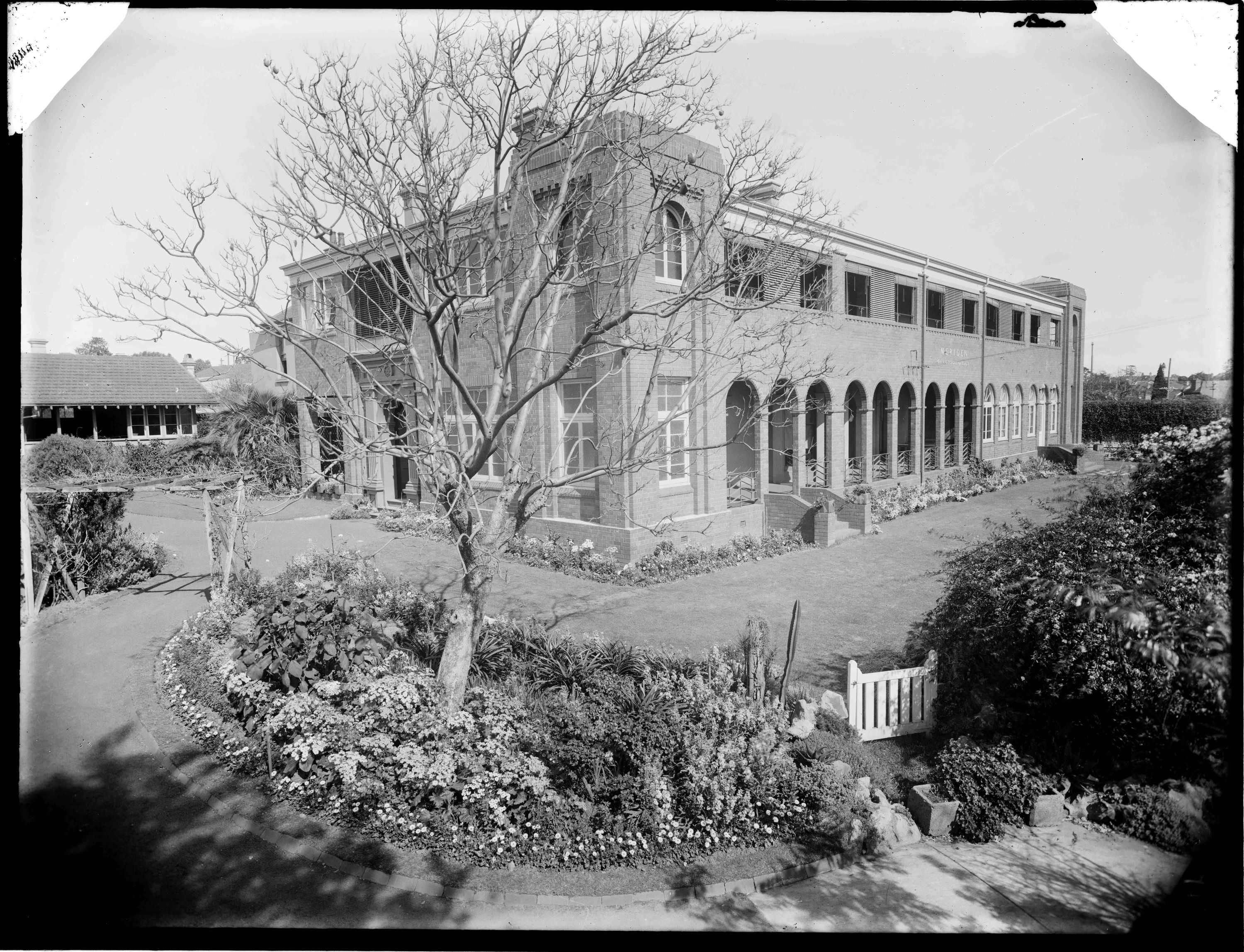 SLNSW_FL383533 (1) Meriden School The Briars after extension to become Wallis Building probably late 1930s by Arthur Ernest Foster lower res again.jpg
